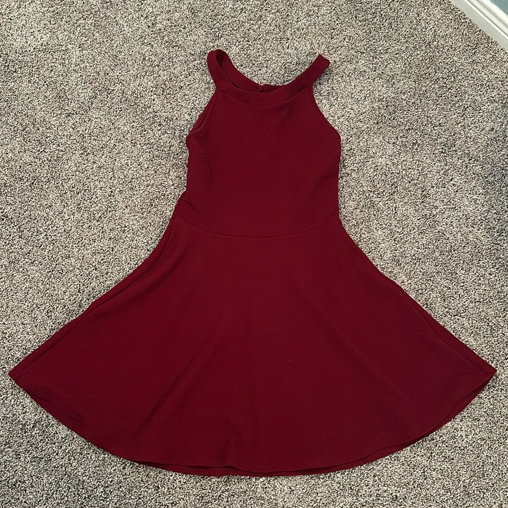 Red barely worn dress. Size medium.